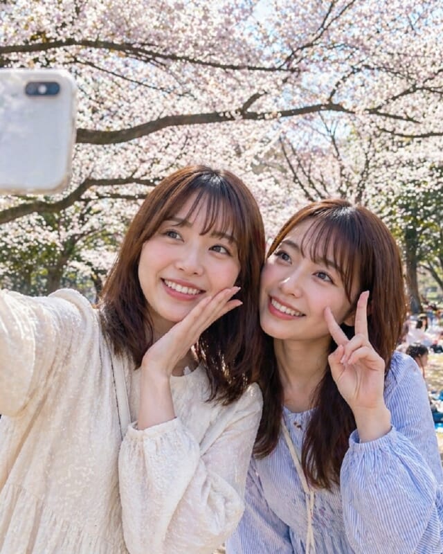 せっかくの連休、
遊ぶだけじゃもったいない！  「ちょっとお小遣いも増やしたいな〜」って子はちょこに集まれ💕  ちょこ札幌なら
👯‍♀️お友達と一緒の応募OK
📸 盛れるカメラで映りもばっちり
💄プロのメイクさんのサポートあり  遊びも楽しみつつ、
お小遣いもしっかり増やしたい子は
この連休うまく活かしてみてね💗  #ゴールデンウィークバイト
#友達と応募OK
#可愛く稼ぐ
#短期バイト
#スキマ時間活用
#ちょこ札幌