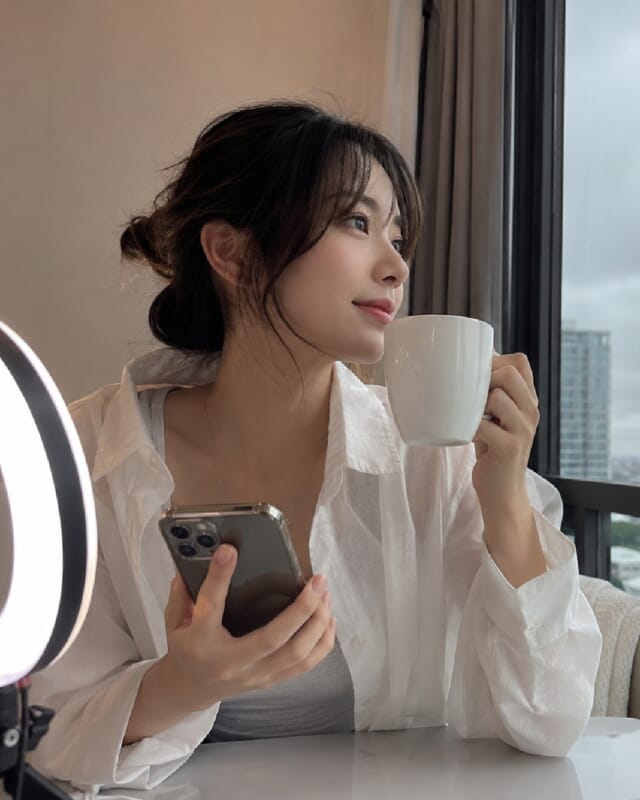 暖かくなってきたと思ってたら急に寒くなったり……
お天気もイマイチだとテンションも下がっちゃいますね🥺  そんな日は、無理してお出かけせずに
お部屋でまったりチャットしませんか？  ゆるっとおしゃべりして、お小遣いもしっかりゲット🫶✨  #ちょこ札幌 #チャットレディ #札幌副業 #おうちでお仕事 #まったり配信 #チャトレ初心者