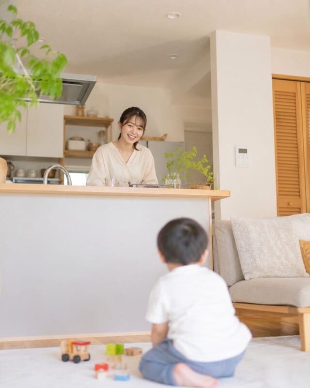子どもに合わせて柔軟にスケジュールが組める仕事がしたい✨
でも……
「在宅ワークができるほどの専門スキルなんてないし…」  そんな方にこそ知ってほしいのが、【チャットレディ】という働き方なんです！  ＼ママさんに選ばれる理由／
🔹 シフトは完全自由：今週は少なめ、来週はがっつり、当日の急な変更もOK！
🔹 スキル不要で高収入：パソコンの基本操作や、スマホが使えれば問題なし◎
🔹 ノンアダルトOK！：顔出しなしも選べるので身バレ対策も万全です🔒  ちょこ札幌のスタッフが、プロフィールの書き方からお喋りのコツまでマンツーマンでサポートします！  💡質問などあればまずはお気軽にDM、またはプロフィール欄のURLから公式LINEへメッセージをお送りください📩  #ちょこ札幌 #チャットレディ募集 #主婦の副業 #スマホ副業 #在宅ワーク初心者 #ママの働き方 #子育てママ応援