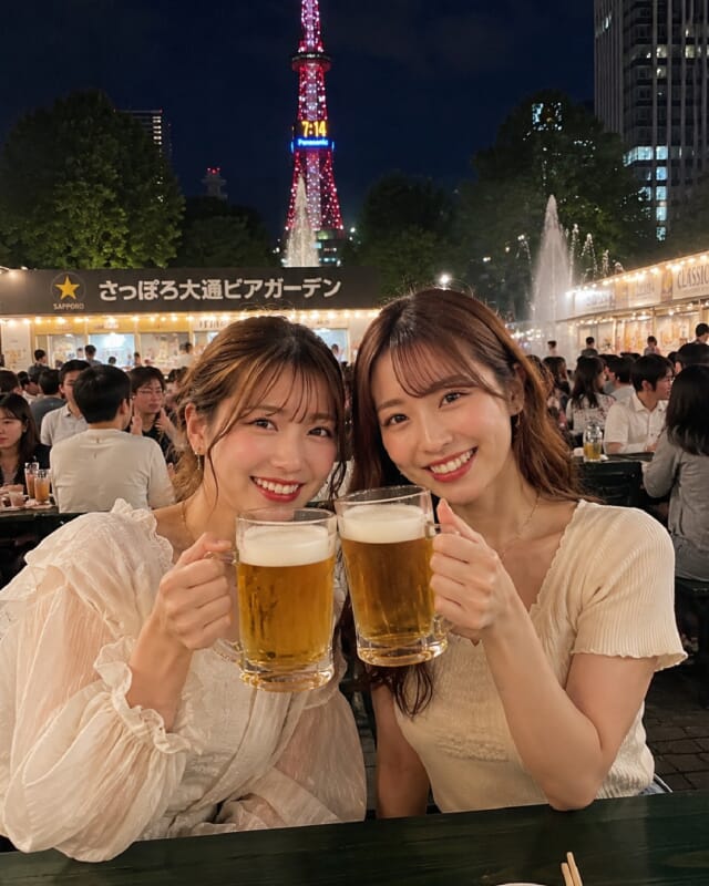 7月後半からはイベント目白押しの札幌！
夏を満喫するためのお小遣い、足りそう？🌻  大通公園のビアガーデンや狸まつり、花火大会などのワクワクするイベントが一気に始まりますね✨ 
定番のイベントはもちろん、探せば面白そうな夏祭りがたくさんあってどこに行こうか迷っちゃいます🌟  でも、お友達とのお出かけやイベントが重なると、「可愛い浴衣や夏服が欲しい！」「美味しいものをたくさん食べたい！」と、何かとお金がかかるもの💸  そんな時は、【ちょこ札幌】でスキマ時間を賢く使って、夏を楽しむためのお小遣いをサクッと稼いじゃいましょう💰💕  #チャットレディ #チャトレ #夏イベント #ビアガーデン #狸まつり #花火大会 #お小遣い稼ぎ