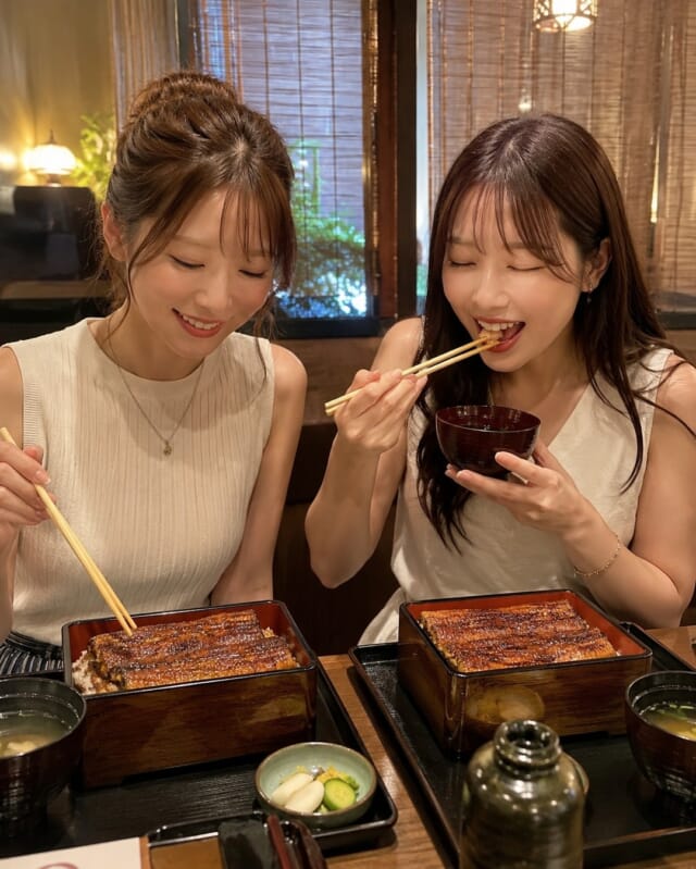7月26日は土用の丑の日！
ウナギや美味しいものを食べてスタミナをつけて
残りの夏も元気に乗り切りましょう♪  【ちょこ札幌】なら涼しい快適なお部屋で
マイペースにお小遣い稼ぎができちゃいます💰✨  この夏、お友達と一緒にチャレンジしてみませんか？
お気軽にLINEやDMからお問い合わせください♡  #チャットレディ #チャトレ #土用の丑の日 #短期バイト #高収入バイト #副業おすすめ #未経験歓迎