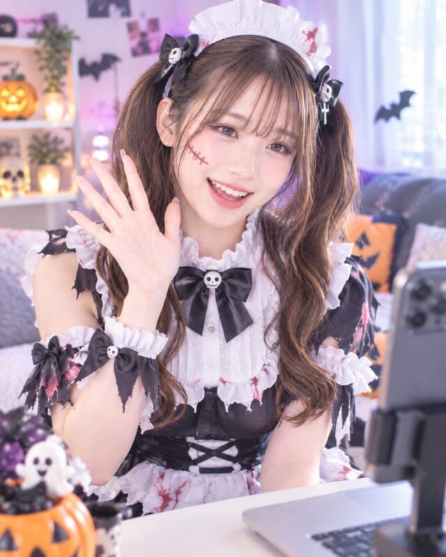 この時期はチャットもハロウィンで盛り上がっています👻🧡  いつもとちょっと違う雰囲気の中で、コスプレや非日常感を楽しみながらお仕事できるのも、この季節ならでは✨  チャットレディを始めるなら
ぜひハロウィンシーズンの今からチャレンジしてみませんか？😊  季節限定のワクワクを、一緒に楽しみましょう🎃💕  #ちょこ札幌 #チャットレディ #チャトレ #ハロウィン #コスプレ #自分らしい働き方 #未経験歓迎